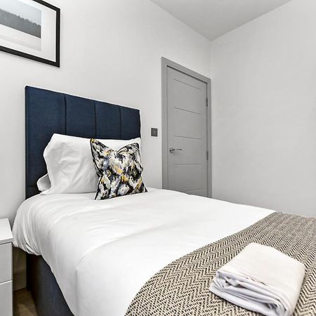 Amazing 2 Bedroom Apartment In Greater Londres Extérieur photo
